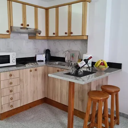 Apartamento Luminoso A Pocos Minutos De La Playa. *